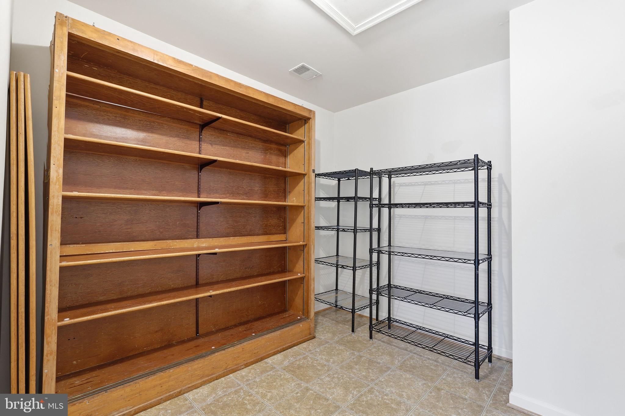 SHENANDOAH, LAKE FREDERICK - Residential