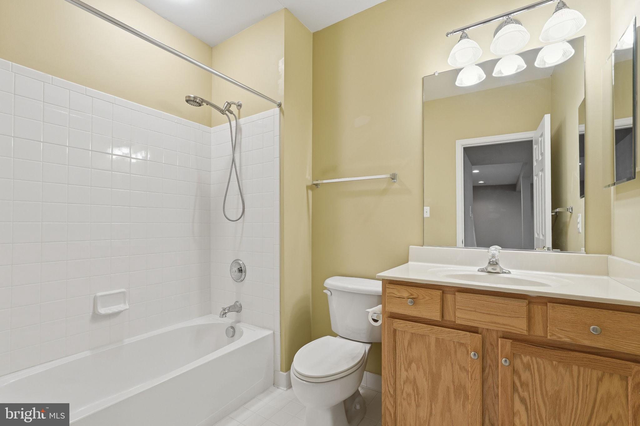 SHENANDOAH, LAKE FREDERICK - Residential