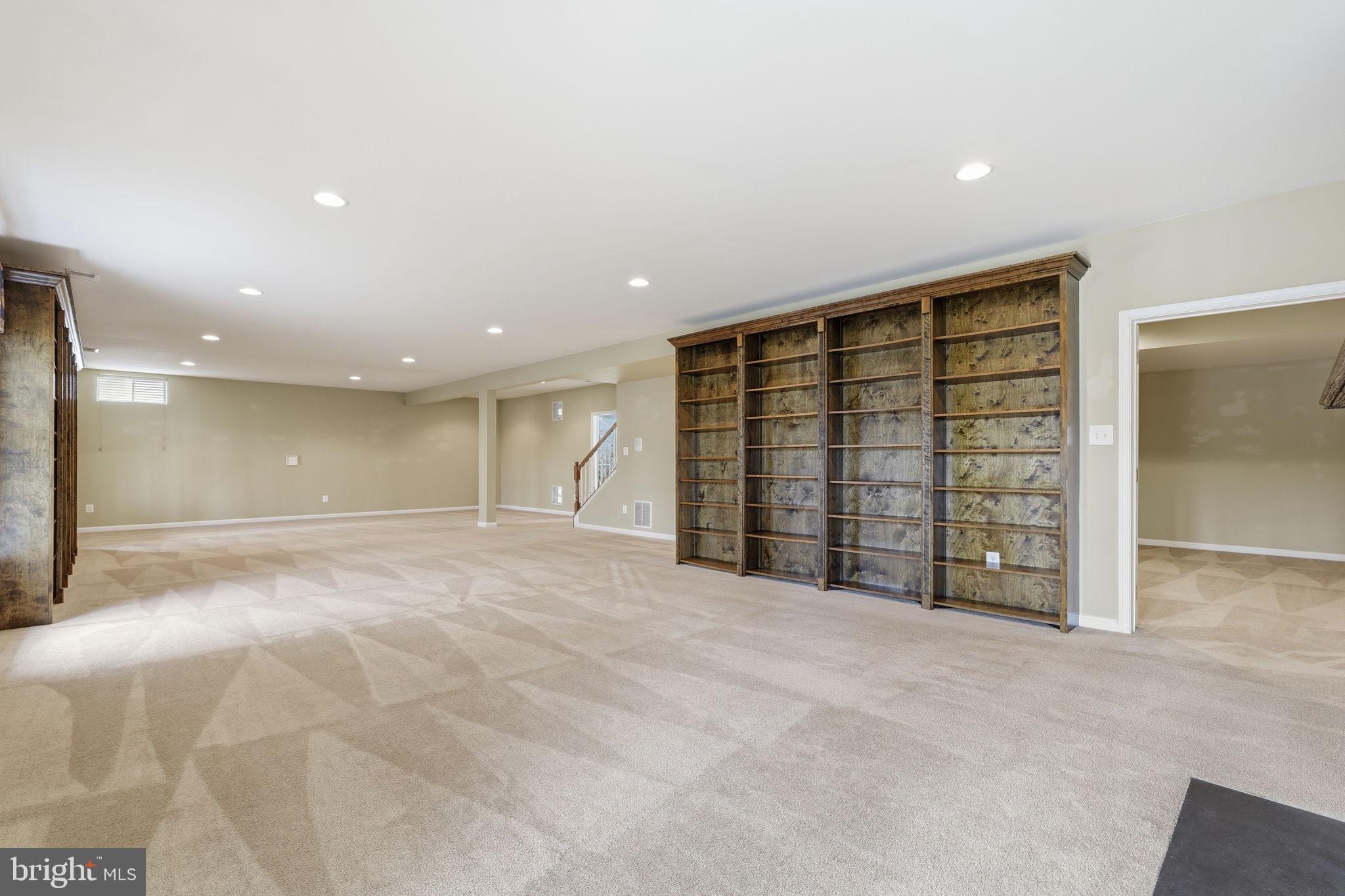 SHENANDOAH, LAKE FREDERICK - Residential