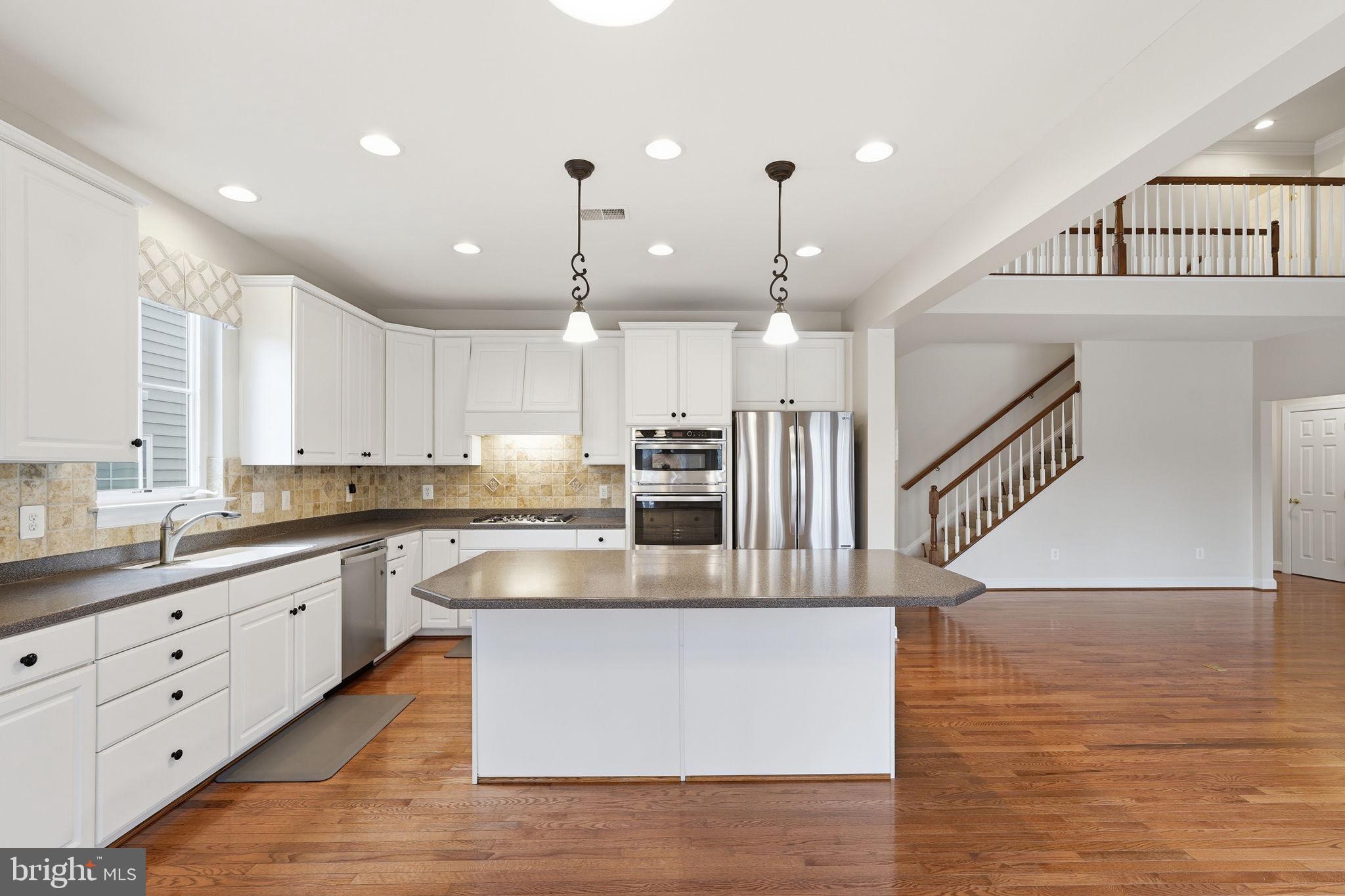 SHENANDOAH, LAKE FREDERICK - Residential