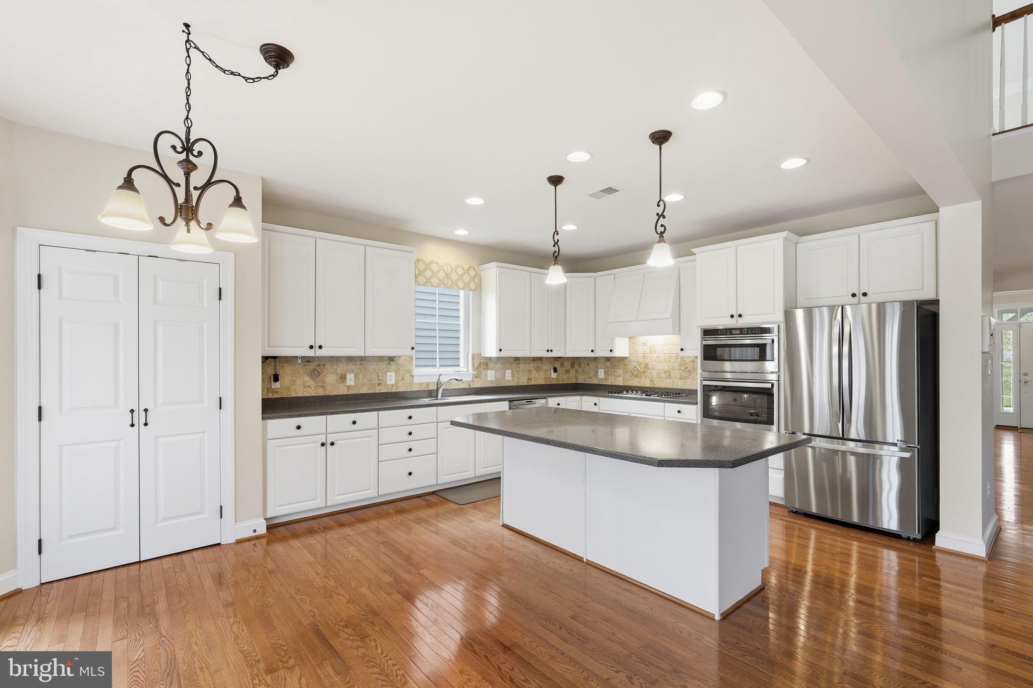 SHENANDOAH, LAKE FREDERICK - Residential