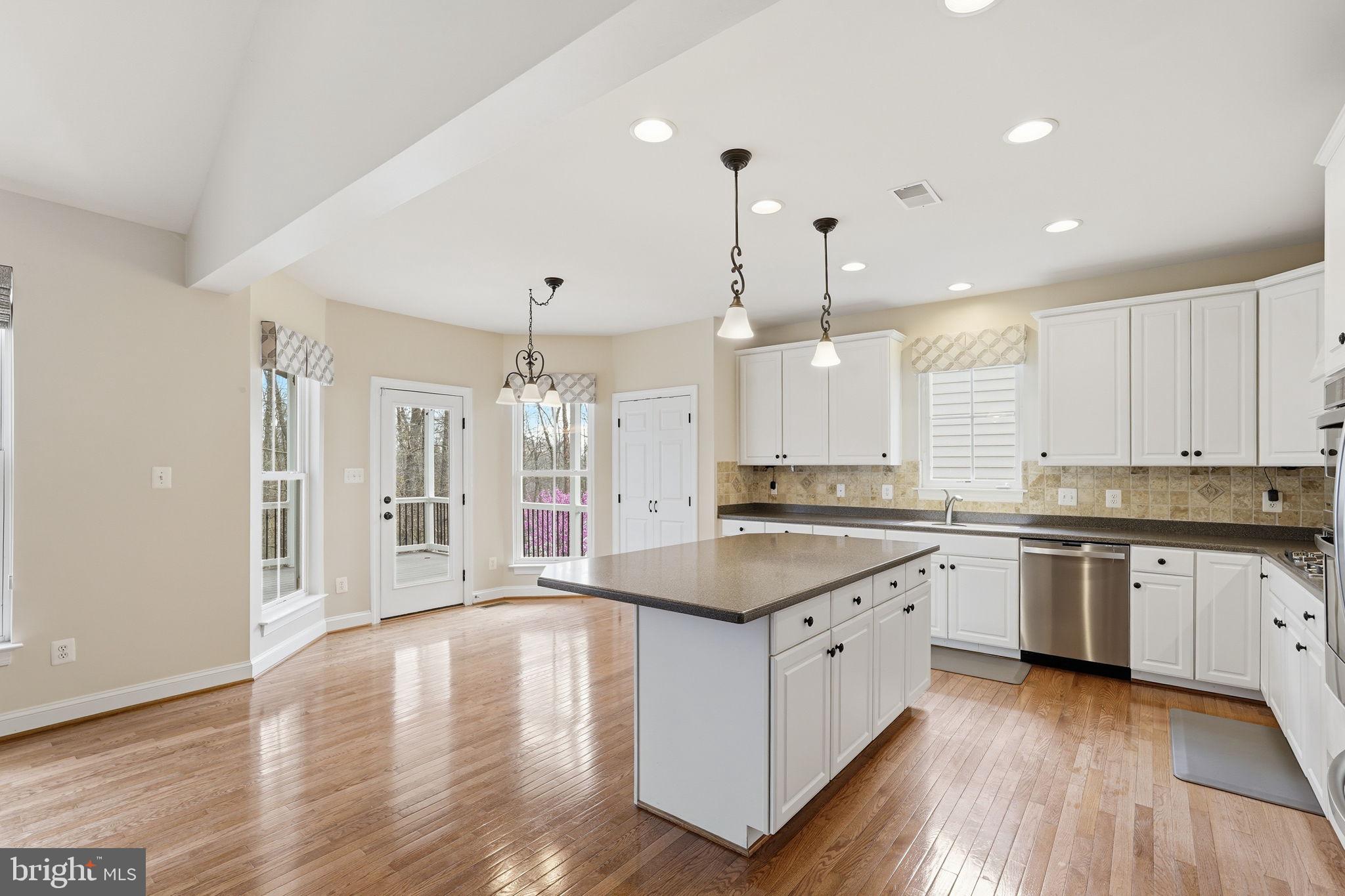 SHENANDOAH, LAKE FREDERICK - Residential