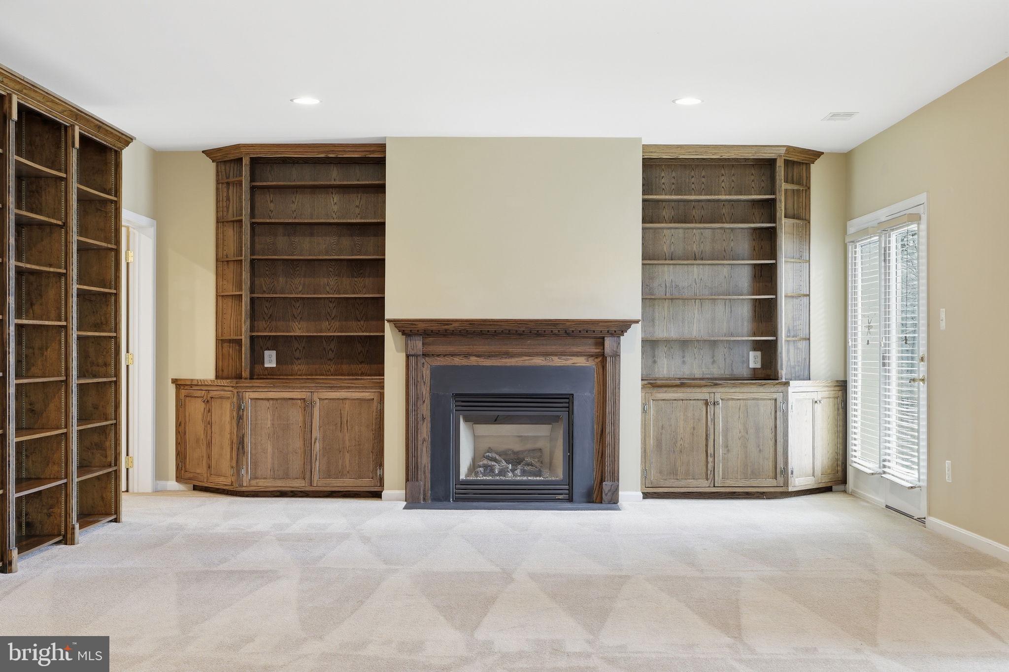 SHENANDOAH, LAKE FREDERICK - Residential