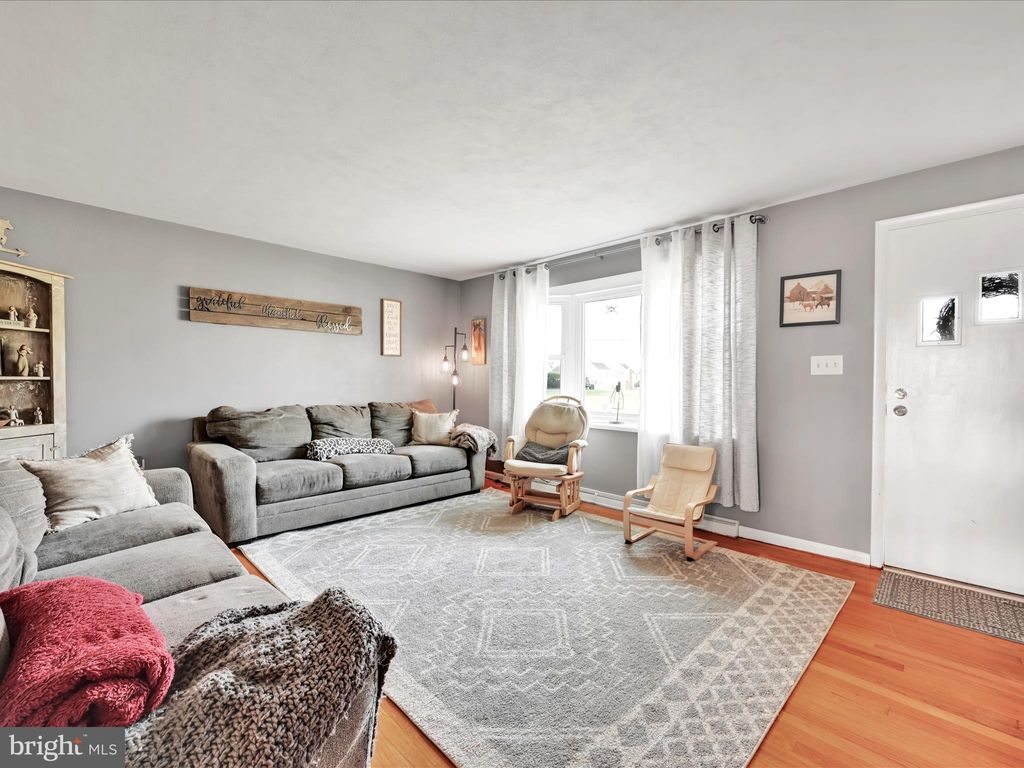 Photo of 518 PINE HILL RD, LITITZ, PA 17543 (MLS # PALA2035464)