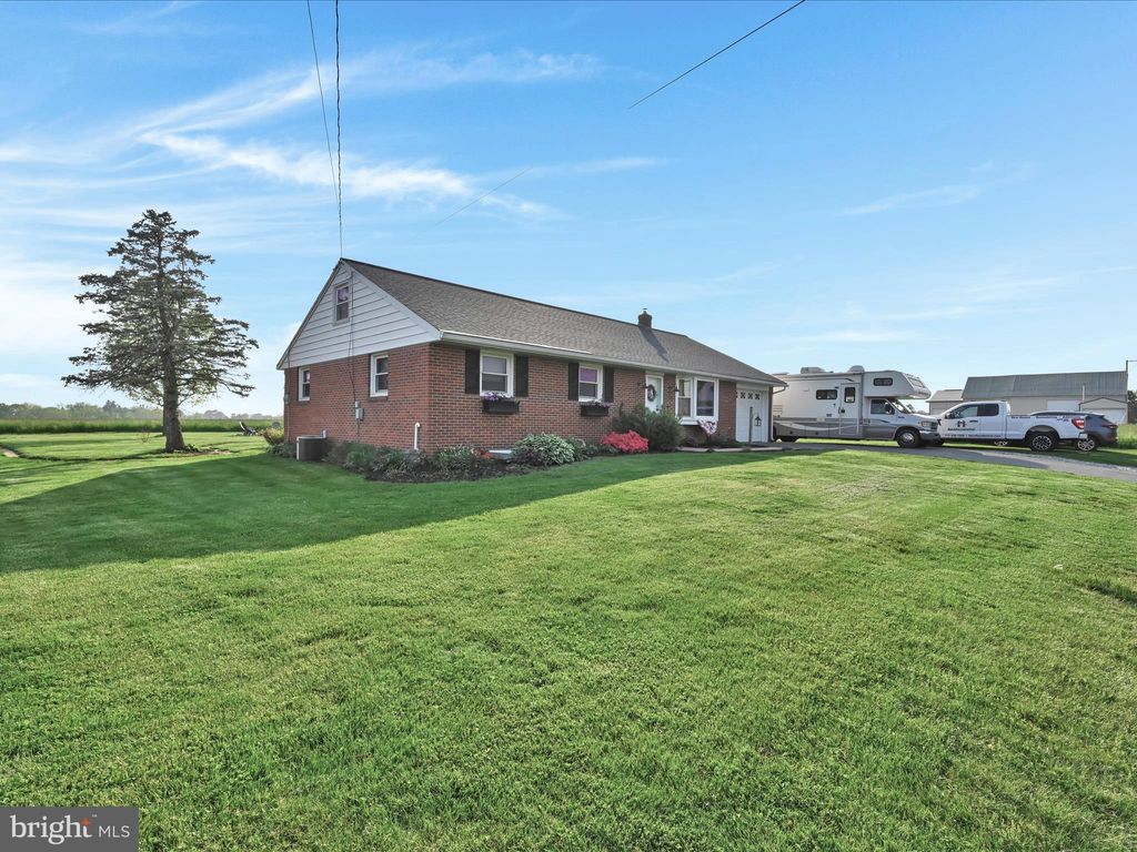 Photo of 518 PINE HILL RD, LITITZ, PA 17543 (MLS # PALA2035464)