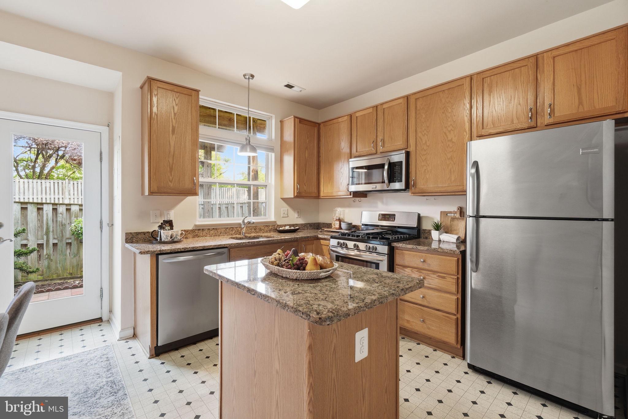 8354 HUNTER MURPHY CIRCLE