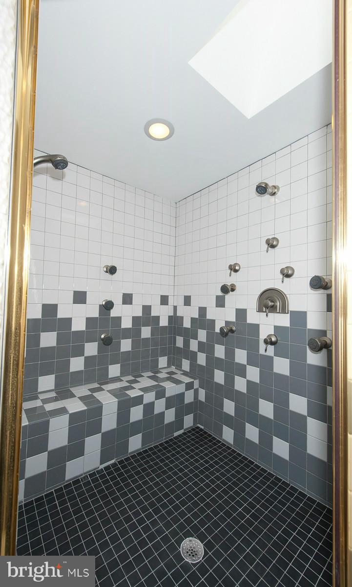 OAKRIDGE - Residential