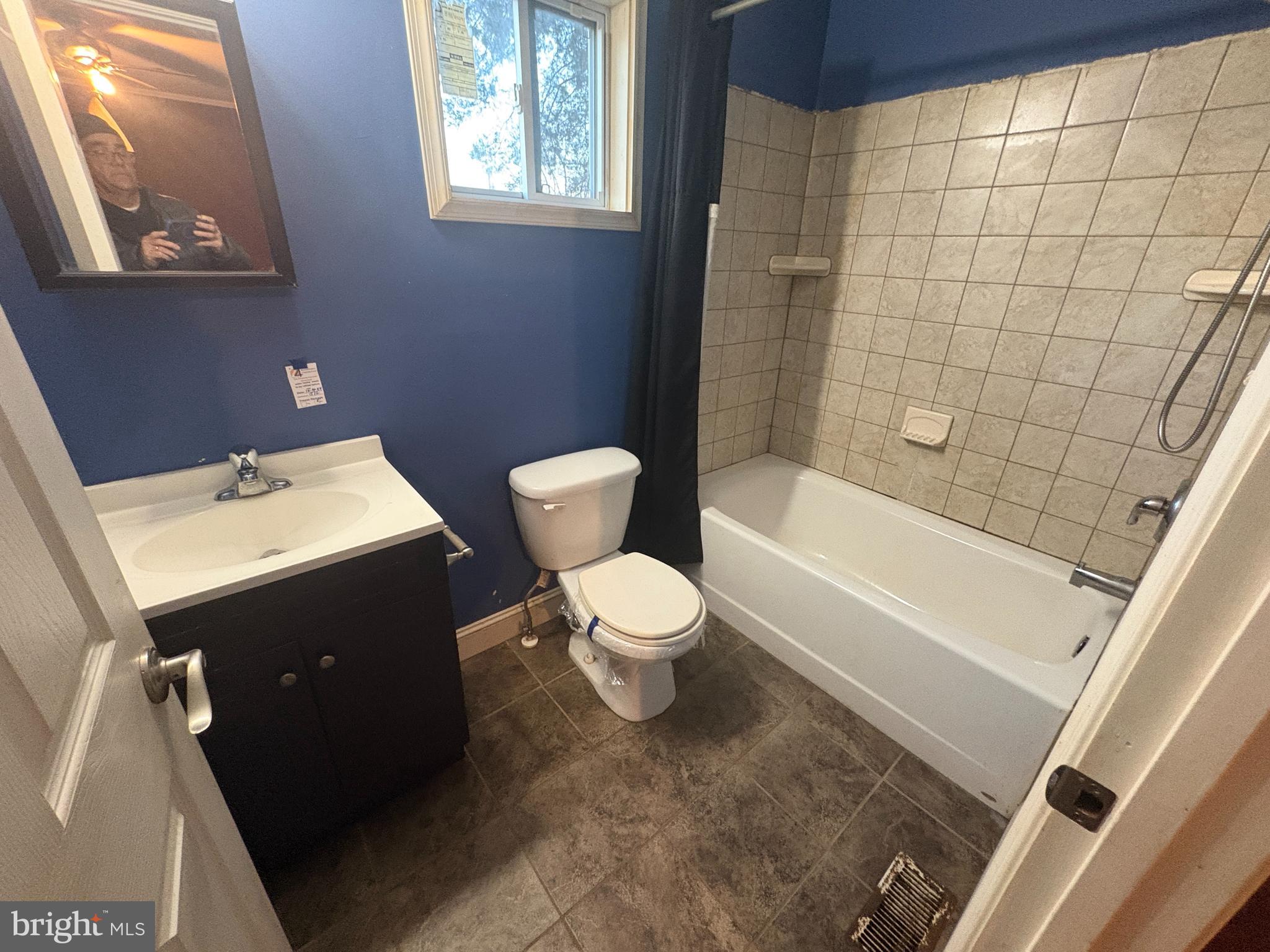 LYNDHURST - Residential