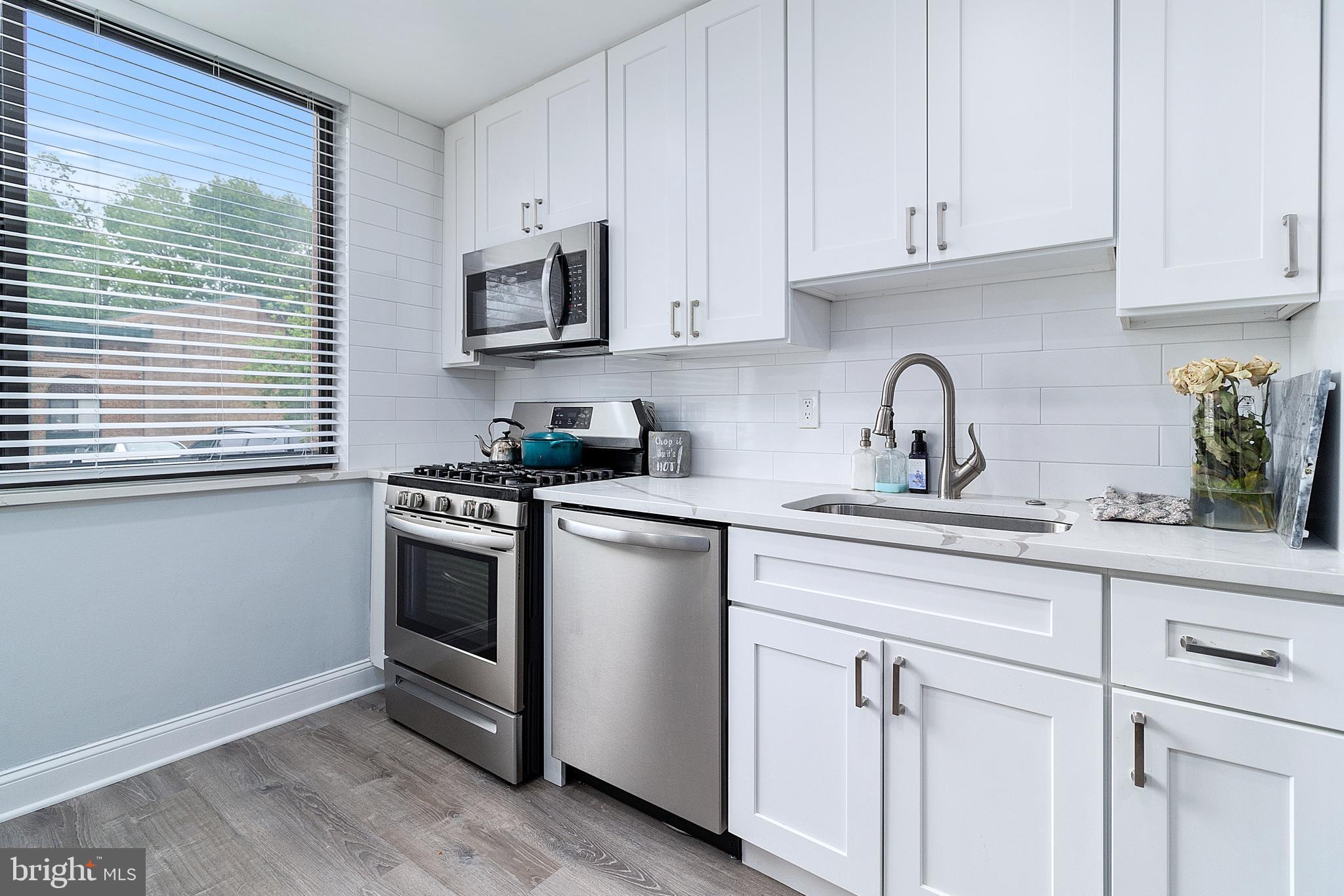 SAXONY SQUARE - Residential