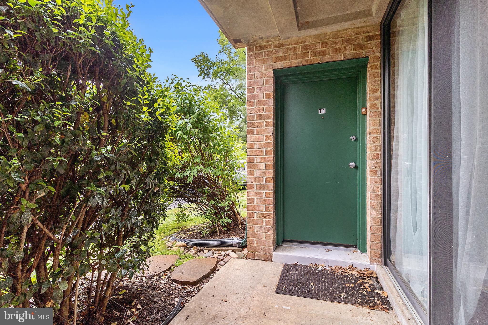 SAXONY SQUARE - Residential