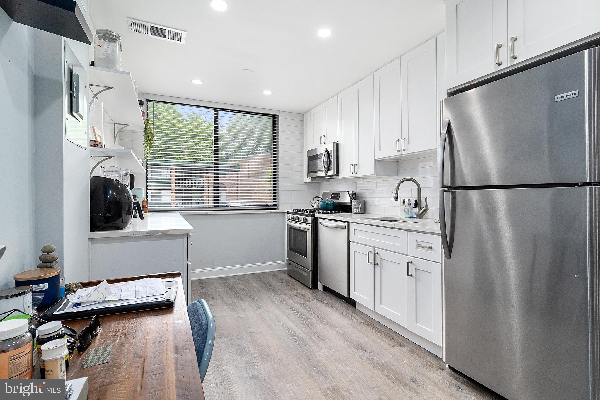 SAXONY SQUARE - Residential