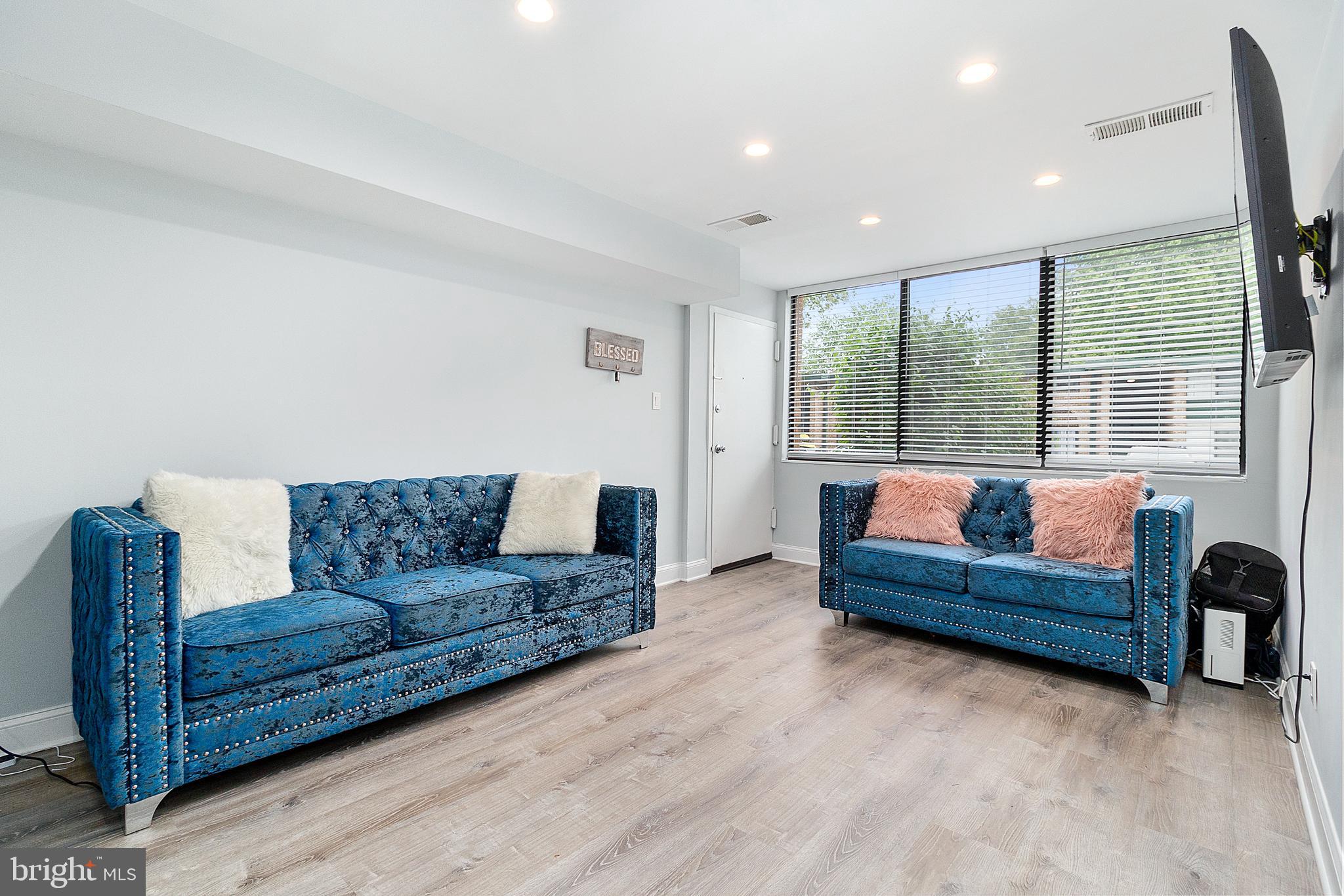 SAXONY SQUARE - Residential