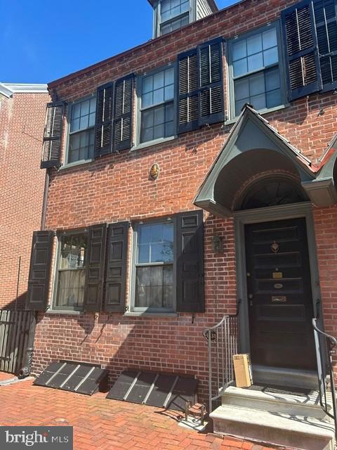 216 W MINER STREET