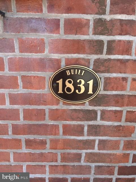 216 W MINER STREET