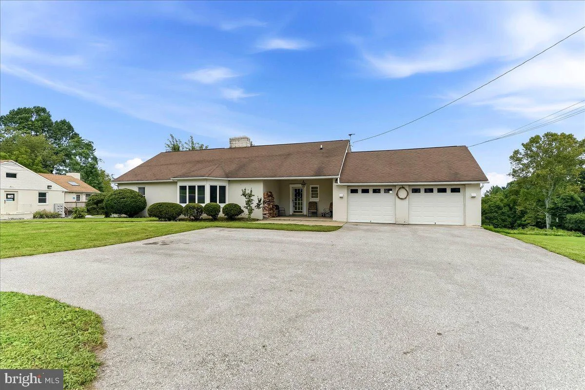 1679 Horseshoe Pike, Glenmoore, PA, 19343