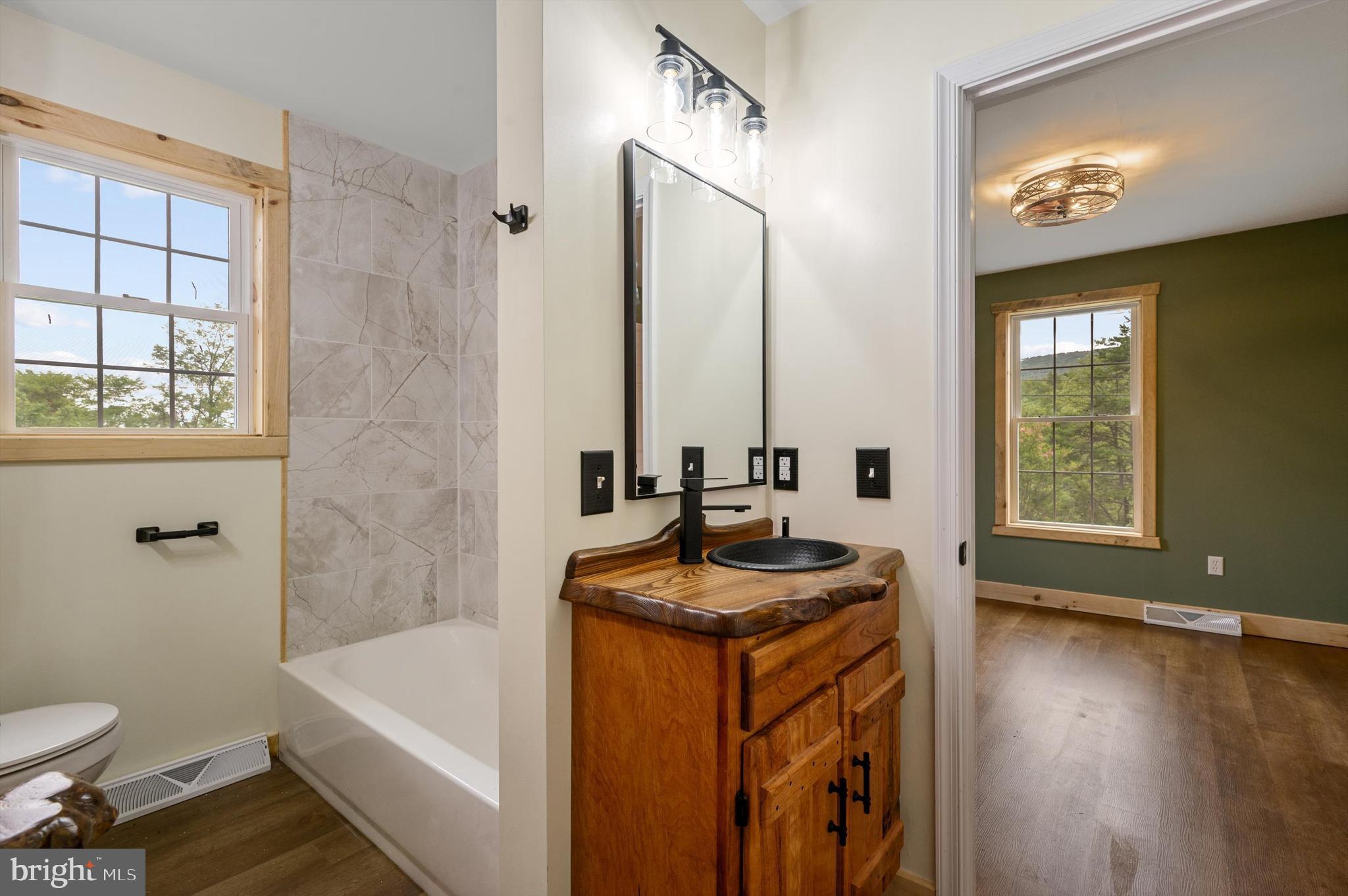 HITOP ESTATES - Residential