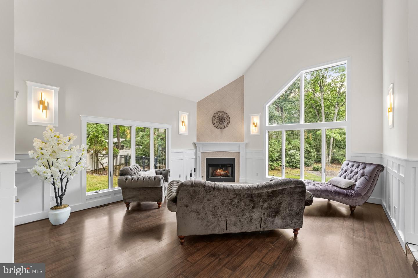 209 SHADY KNOLL LANE