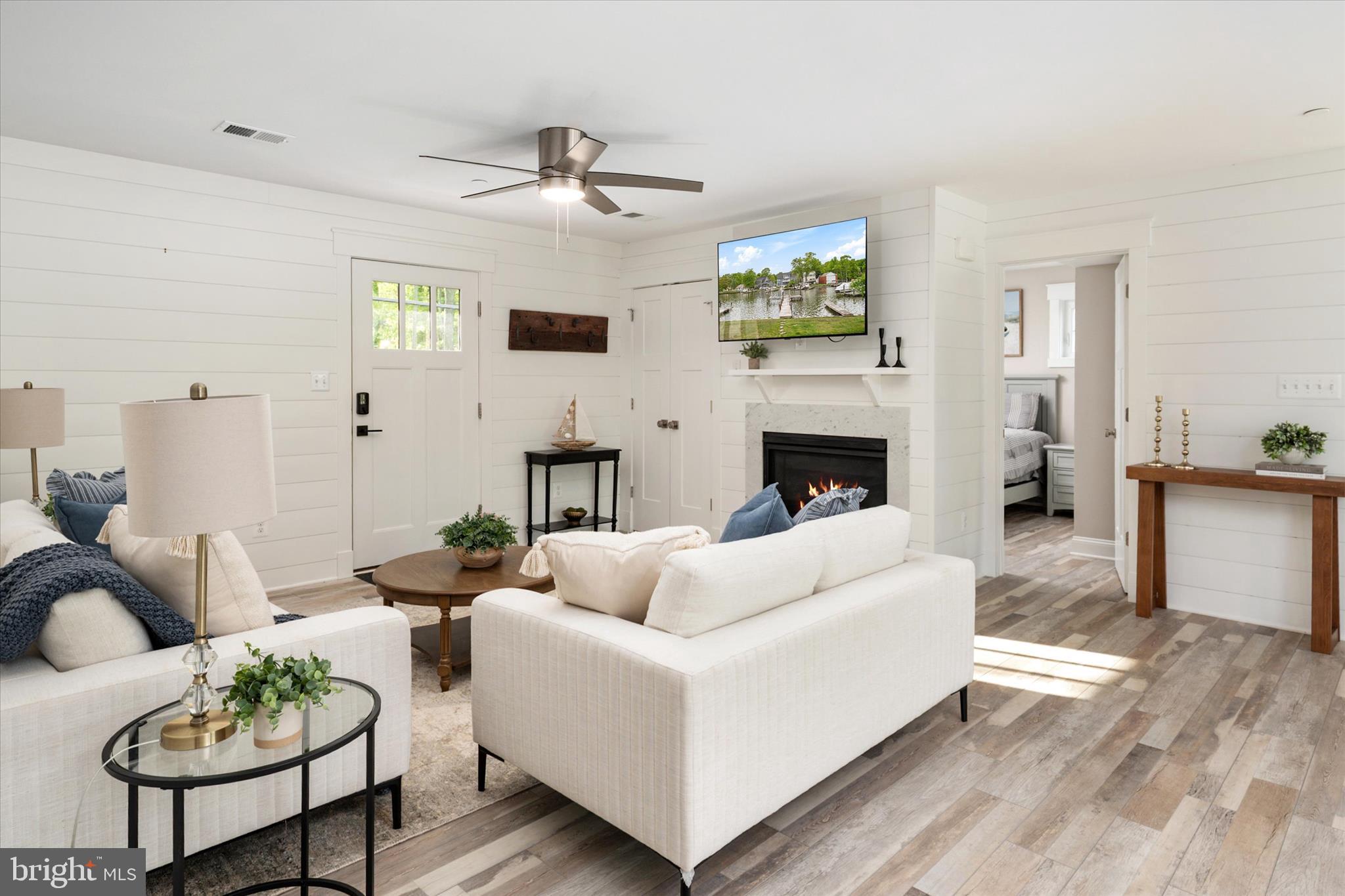 AVALON SHORES - Residential