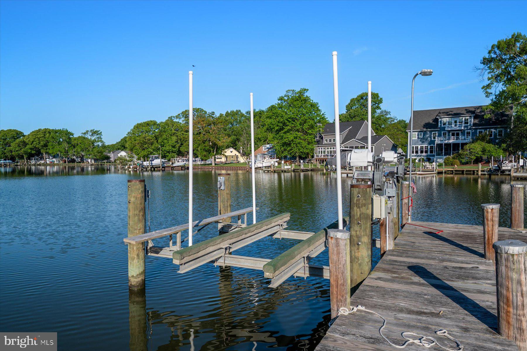 AVALON SHORES - Residential