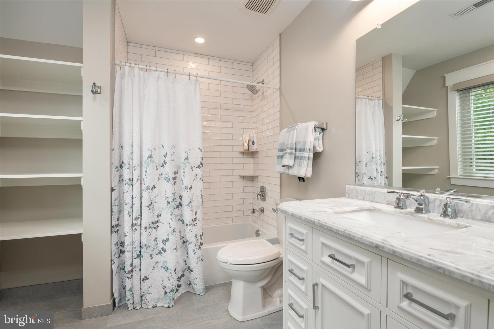AVALON SHORES - Residential
