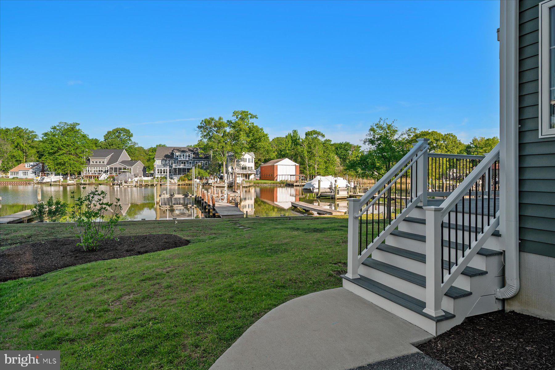 AVALON SHORES - Residential