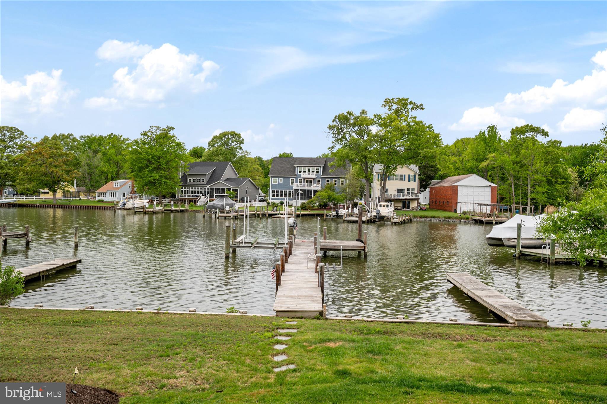 AVALON SHORES - Residential