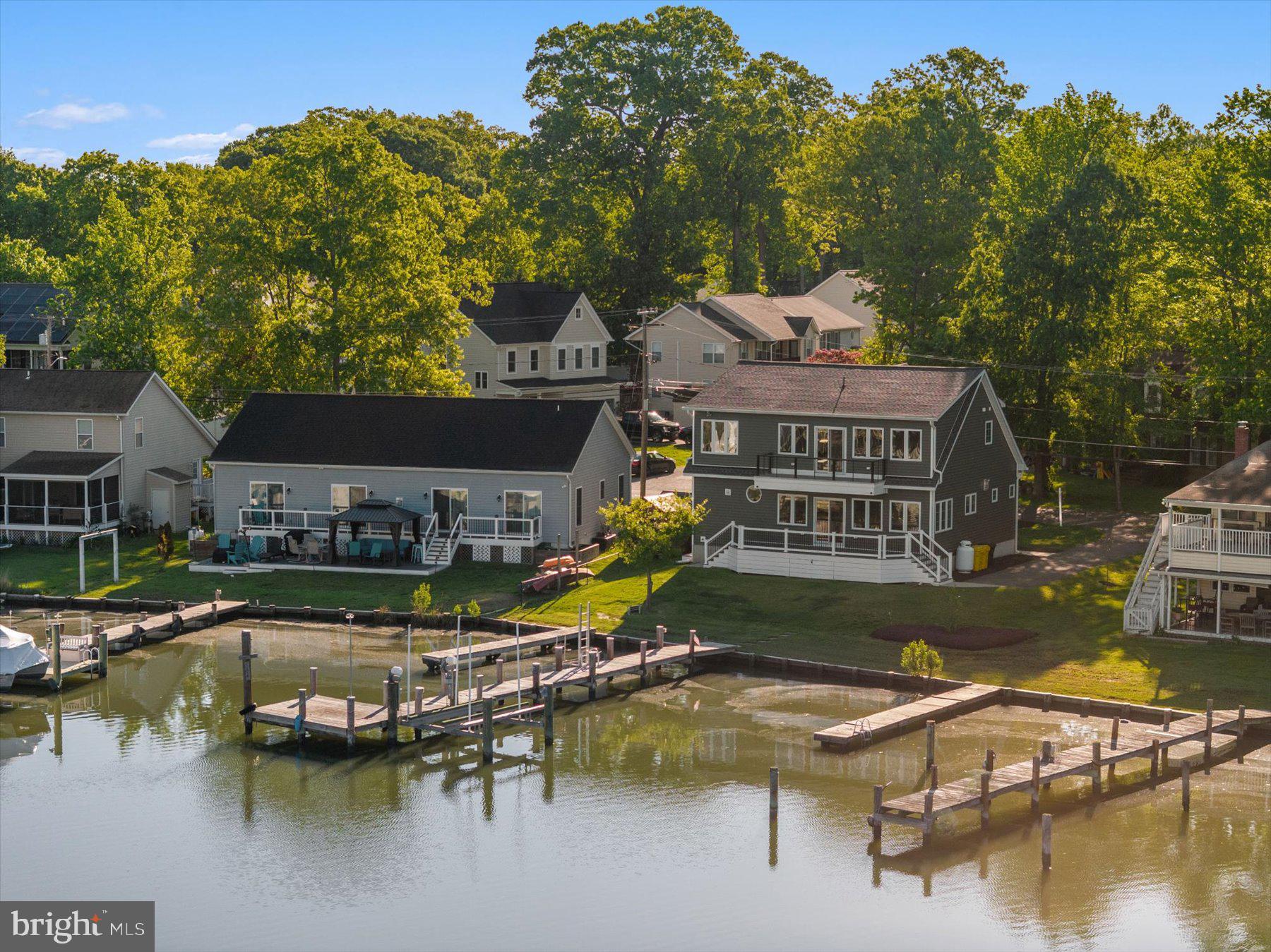 AVALON SHORES - Residential