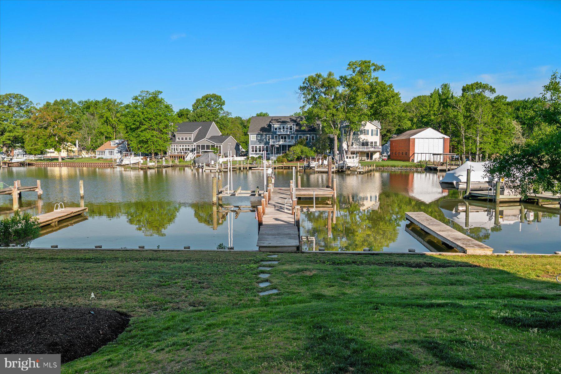 AVALON SHORES - Residential
