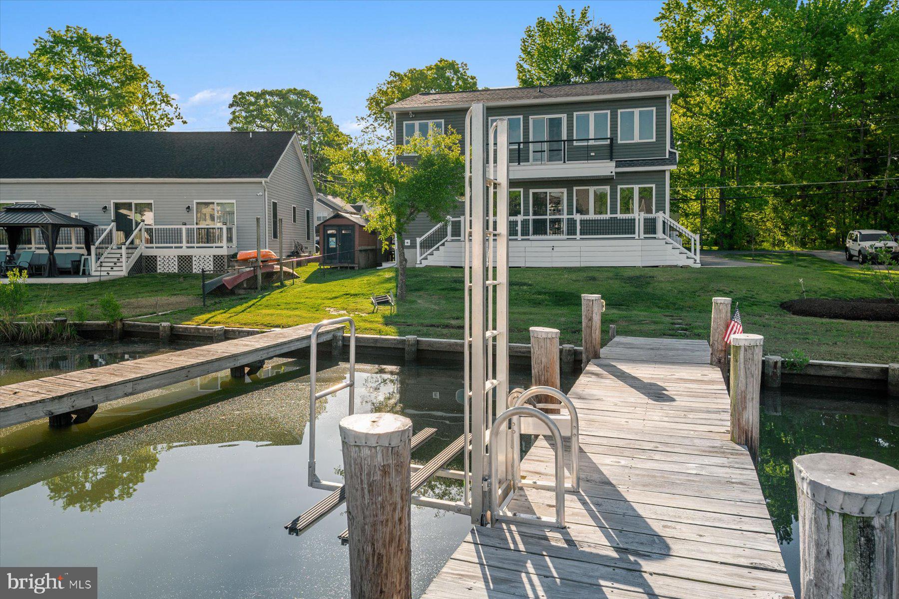AVALON SHORES - Residential
