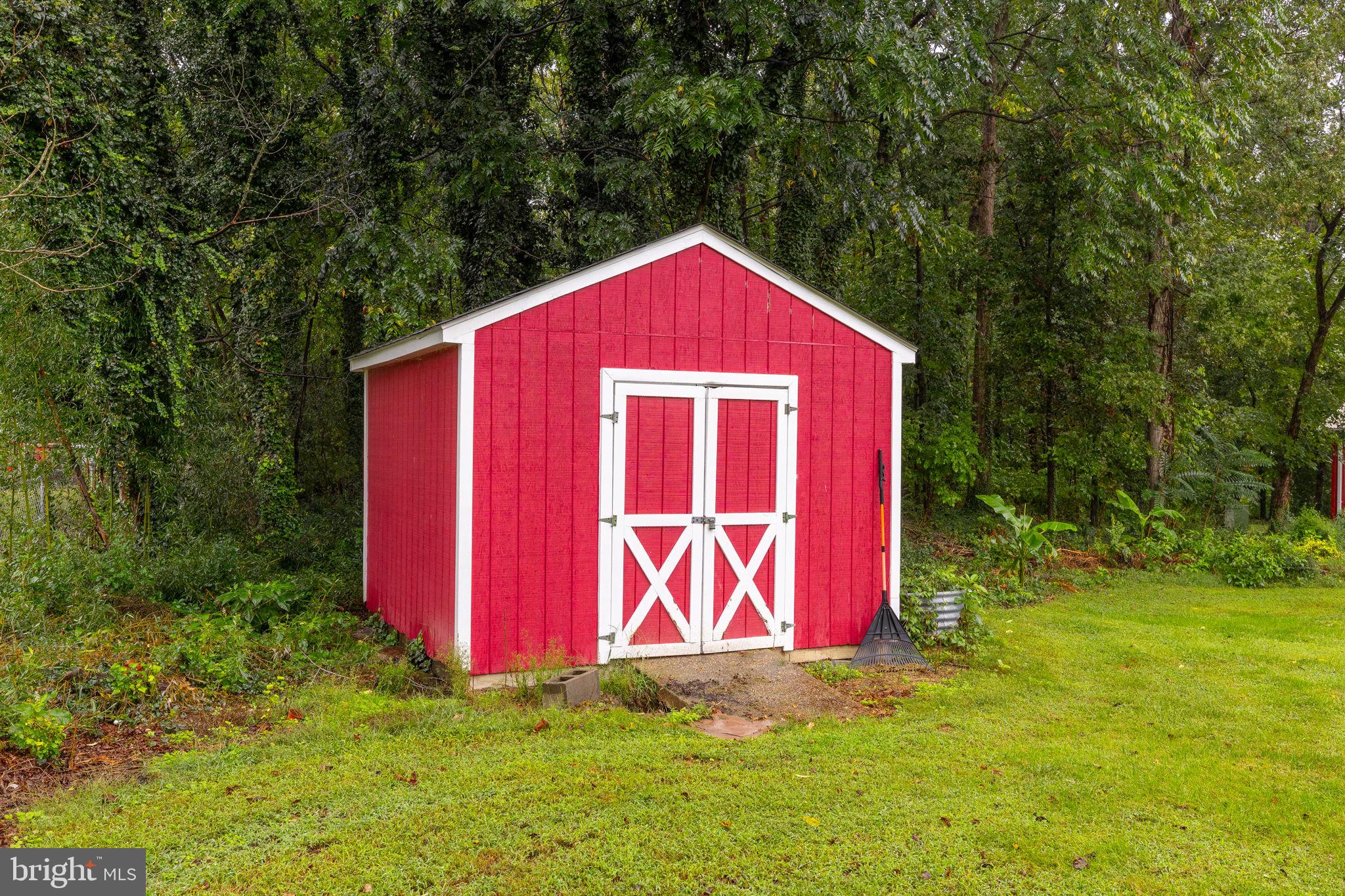 104 HARDWOOD LANE