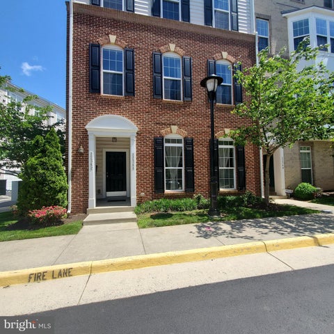 Townhouse For Rent - 22345 Concord Station Terrace<br/> Loudoun County, ASHBURN, VA 20148