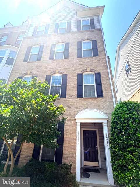 Townhouse For Rent - 22345 Concord Station Terrace<br/> Loudoun County, ASHBURN, VA 20148