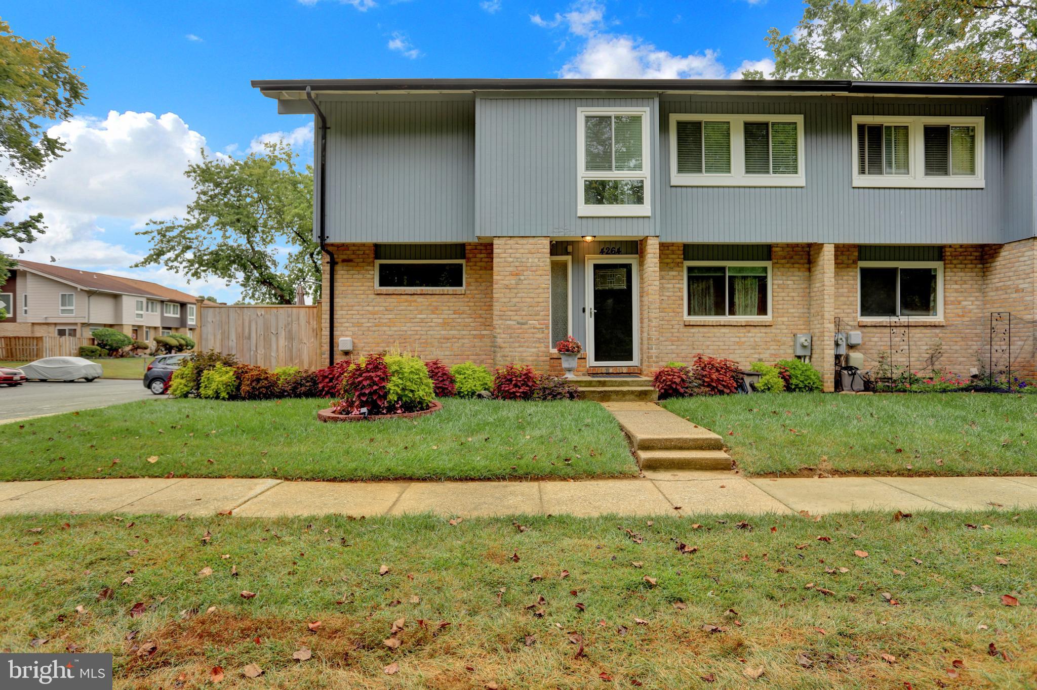 TWELVE TREES - Residential