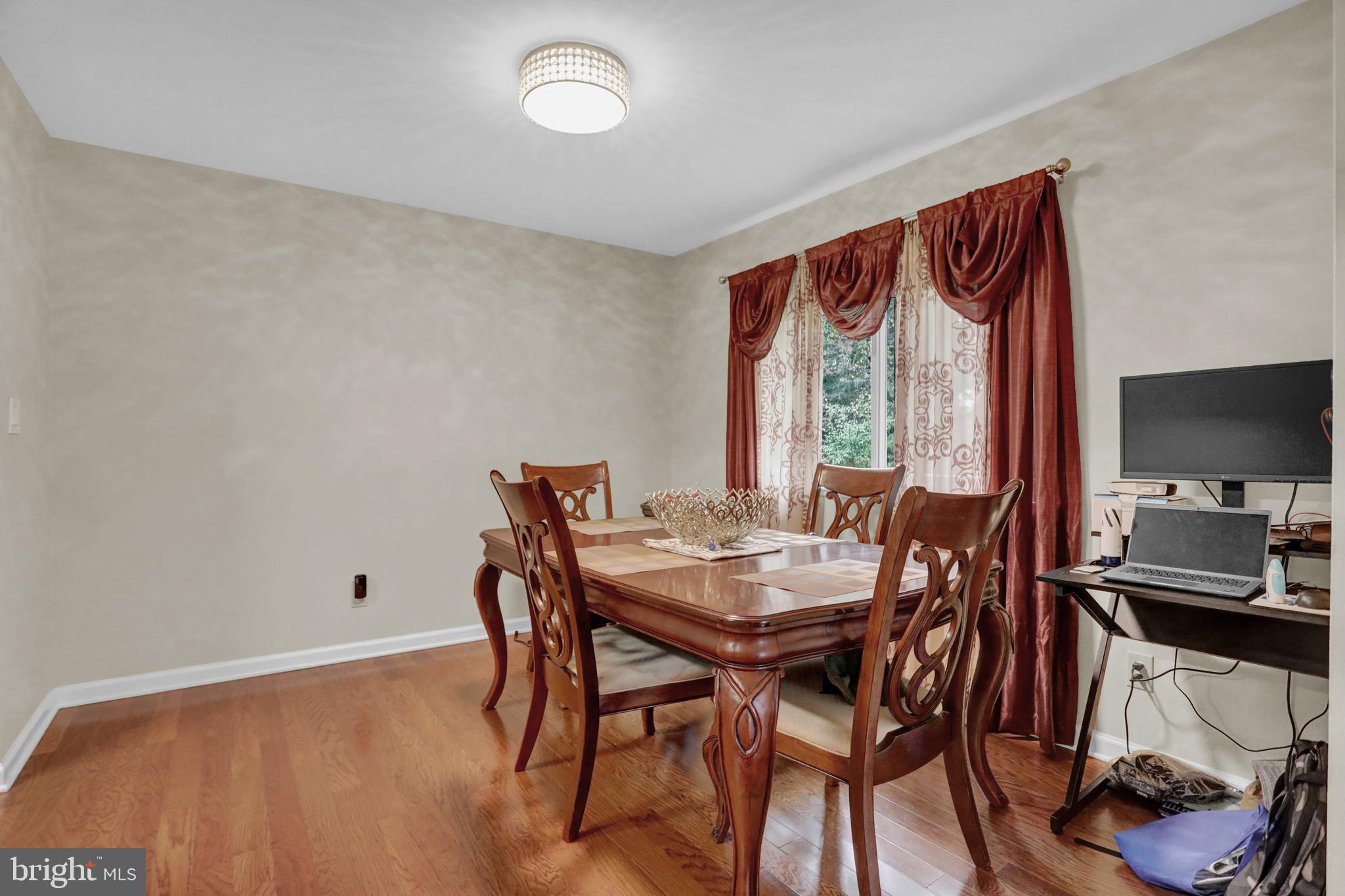 TWELVE TREES - Residential