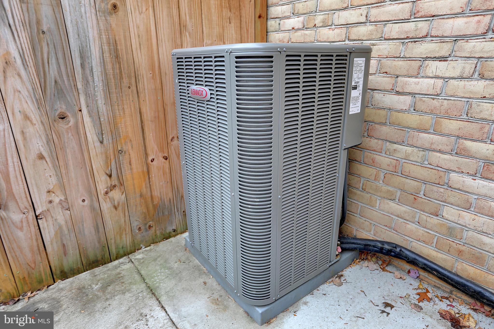 TWELVE TREES - Residential