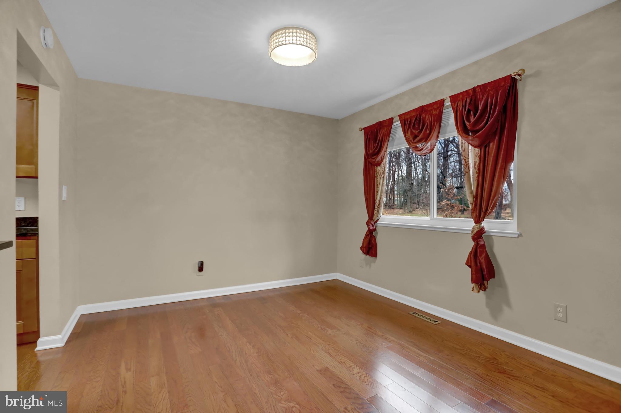 TWELVE TREES - Residential