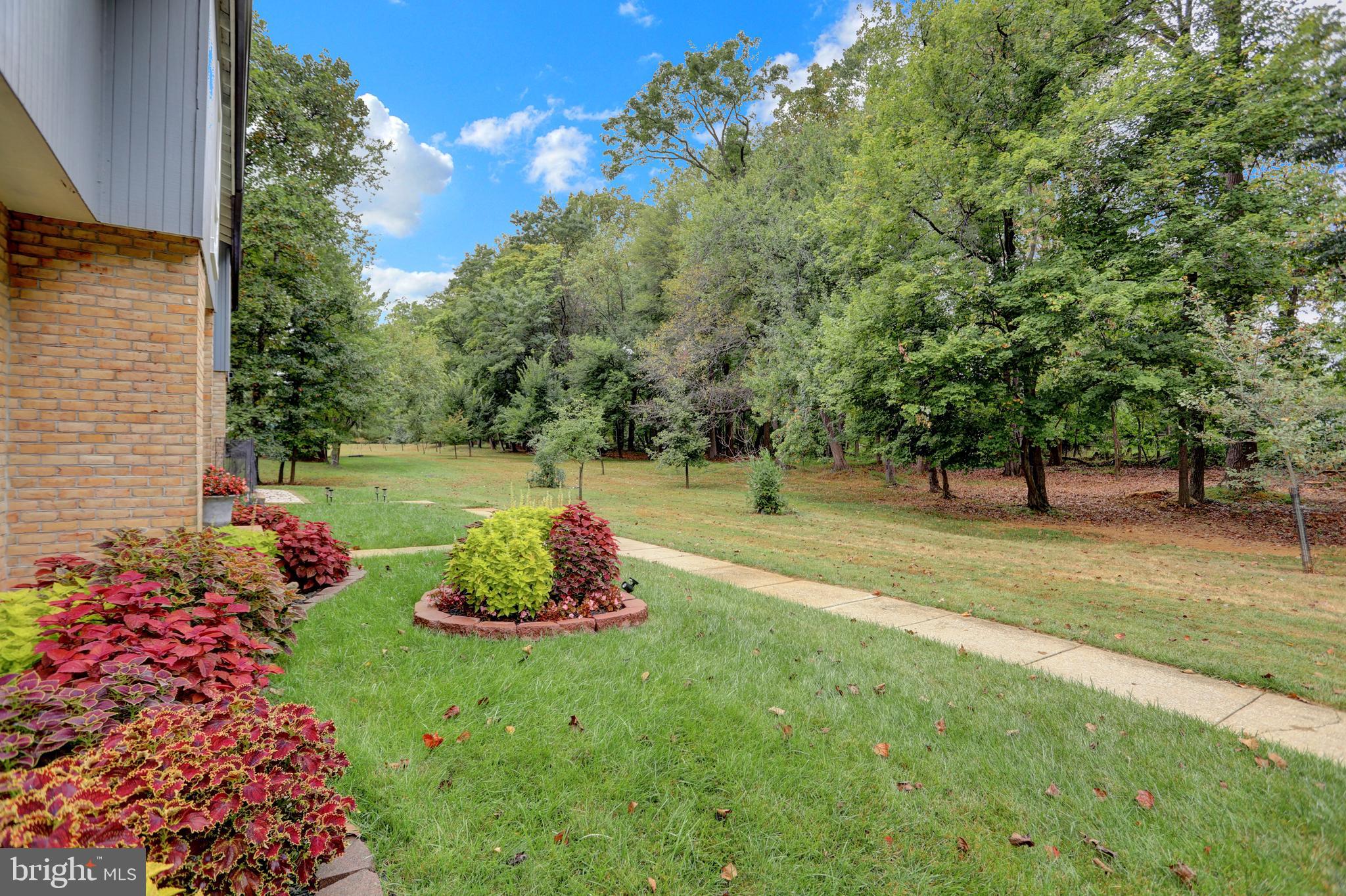 TWELVE TREES - Residential