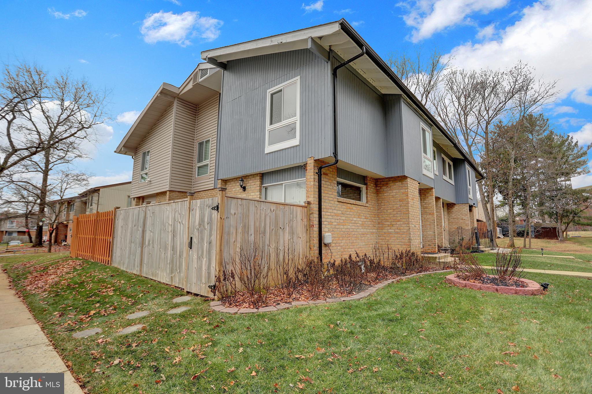 TWELVE TREES - Residential