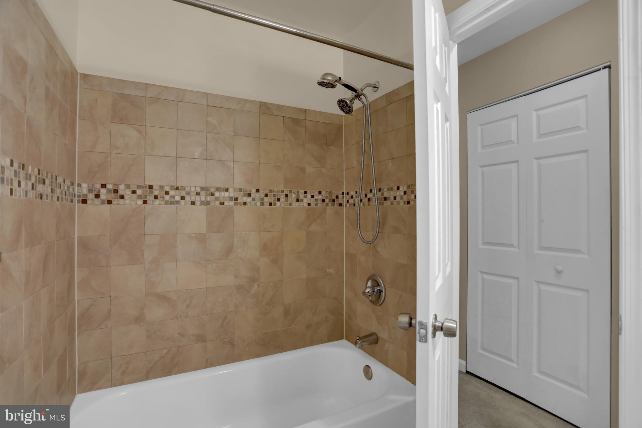 TWELVE TREES - Residential