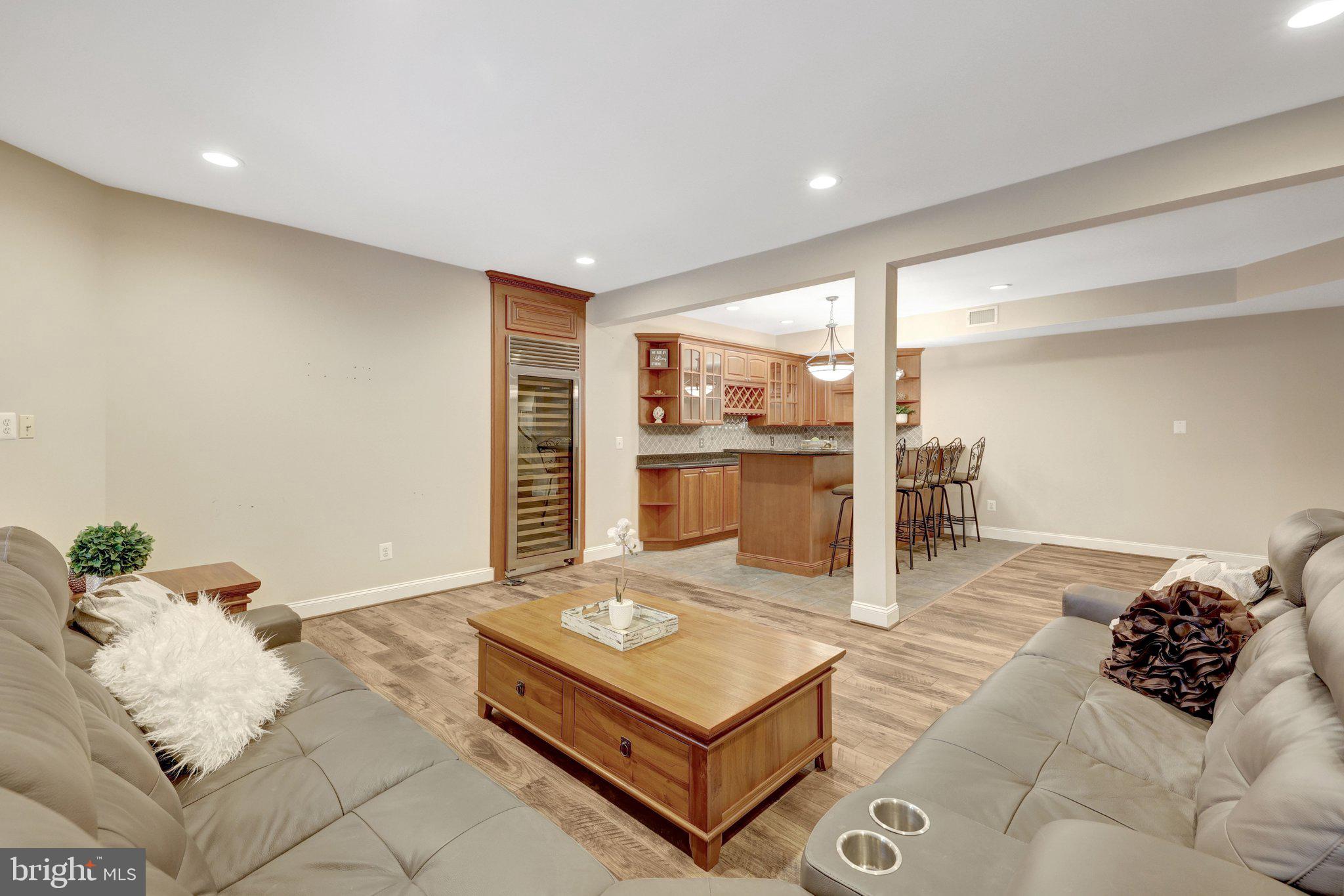 HUNTER MILL ESTATES - Residential