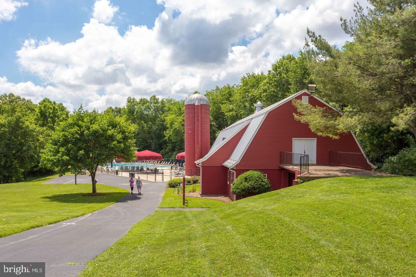 HUNTER MILL ESTATES - Residential