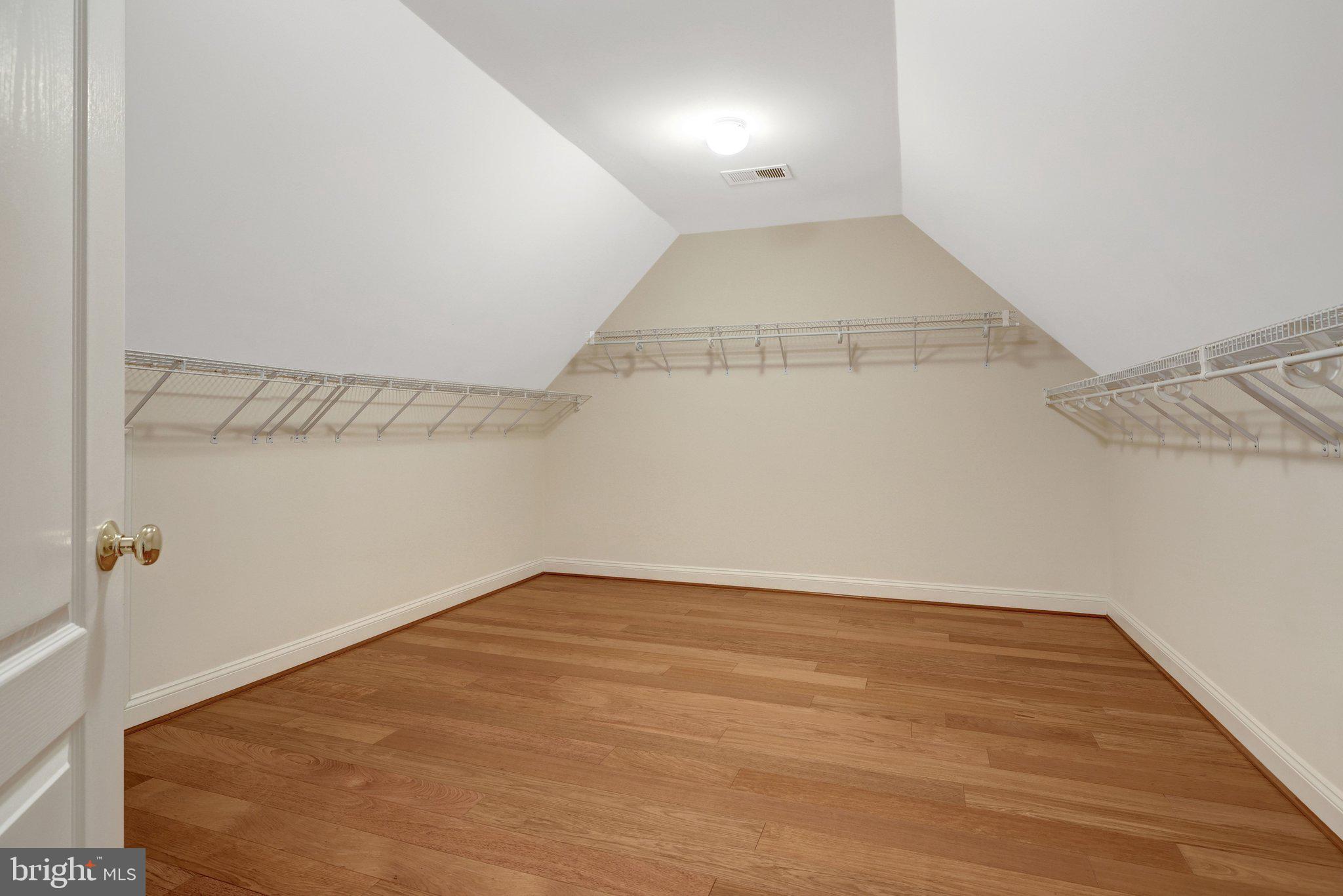 HUNTER MILL ESTATES - Residential