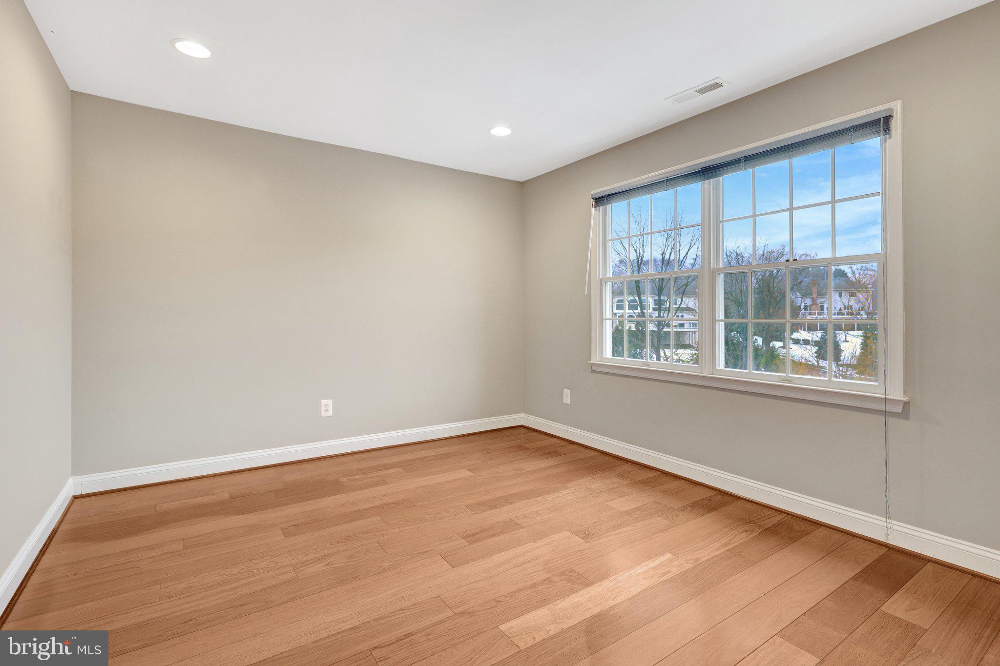 HUNTER MILL ESTATES - Residential