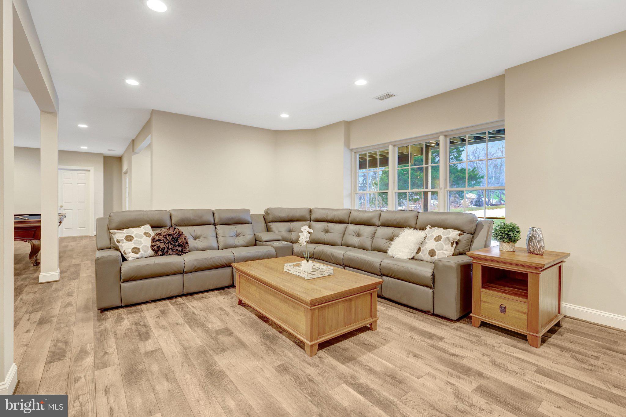 HUNTER MILL ESTATES - Residential