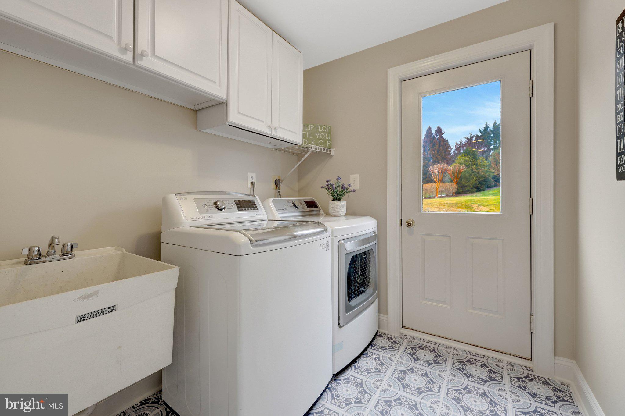 HUNTER MILL ESTATES - Residential