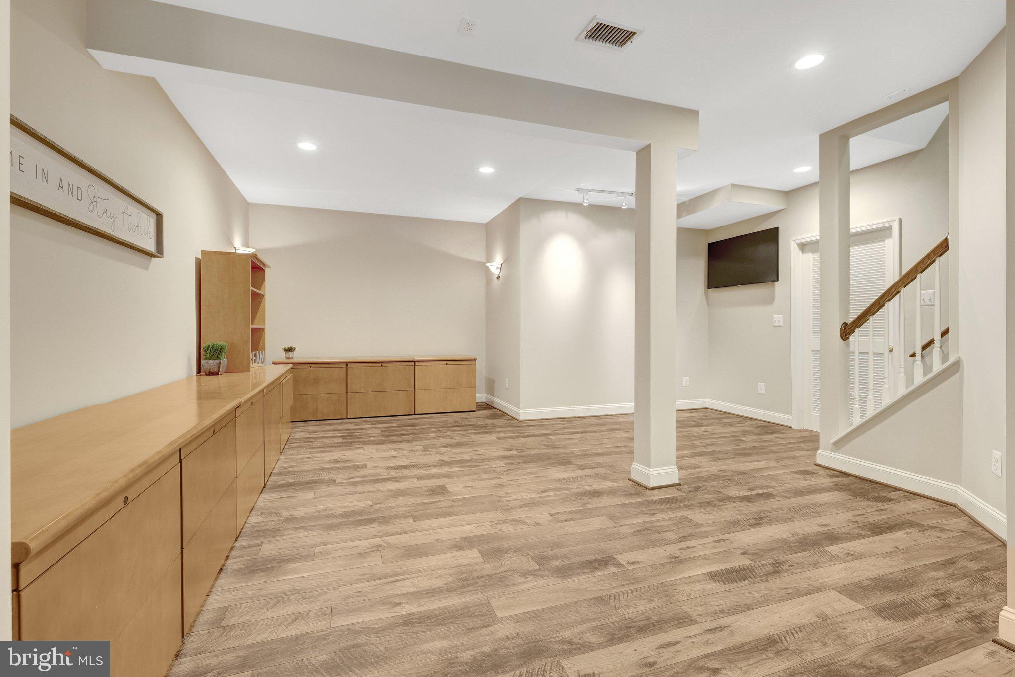 HUNTER MILL ESTATES - Residential