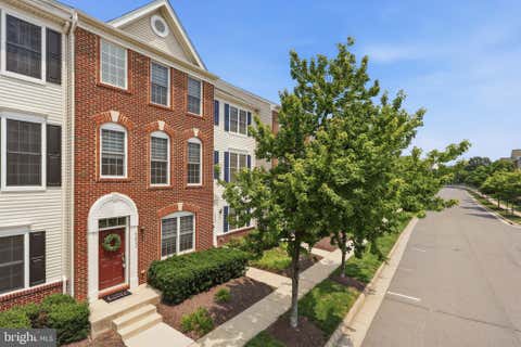 Condo For Sale - 42886 Pamplin Terrace<br/> CHANTILLY, VA 20152