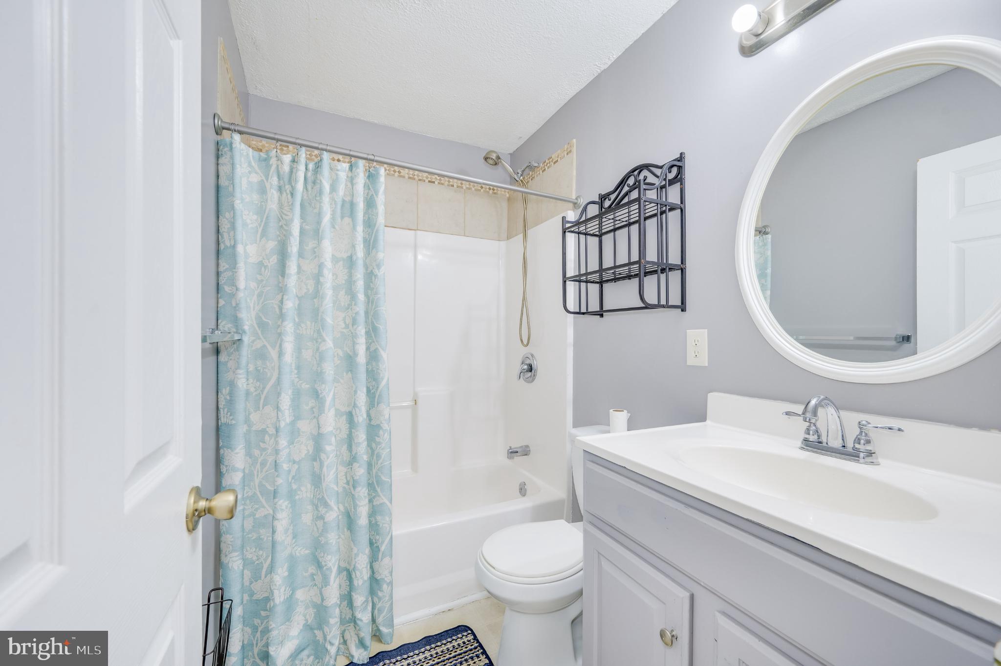 ORCHARD HILLS - Residential