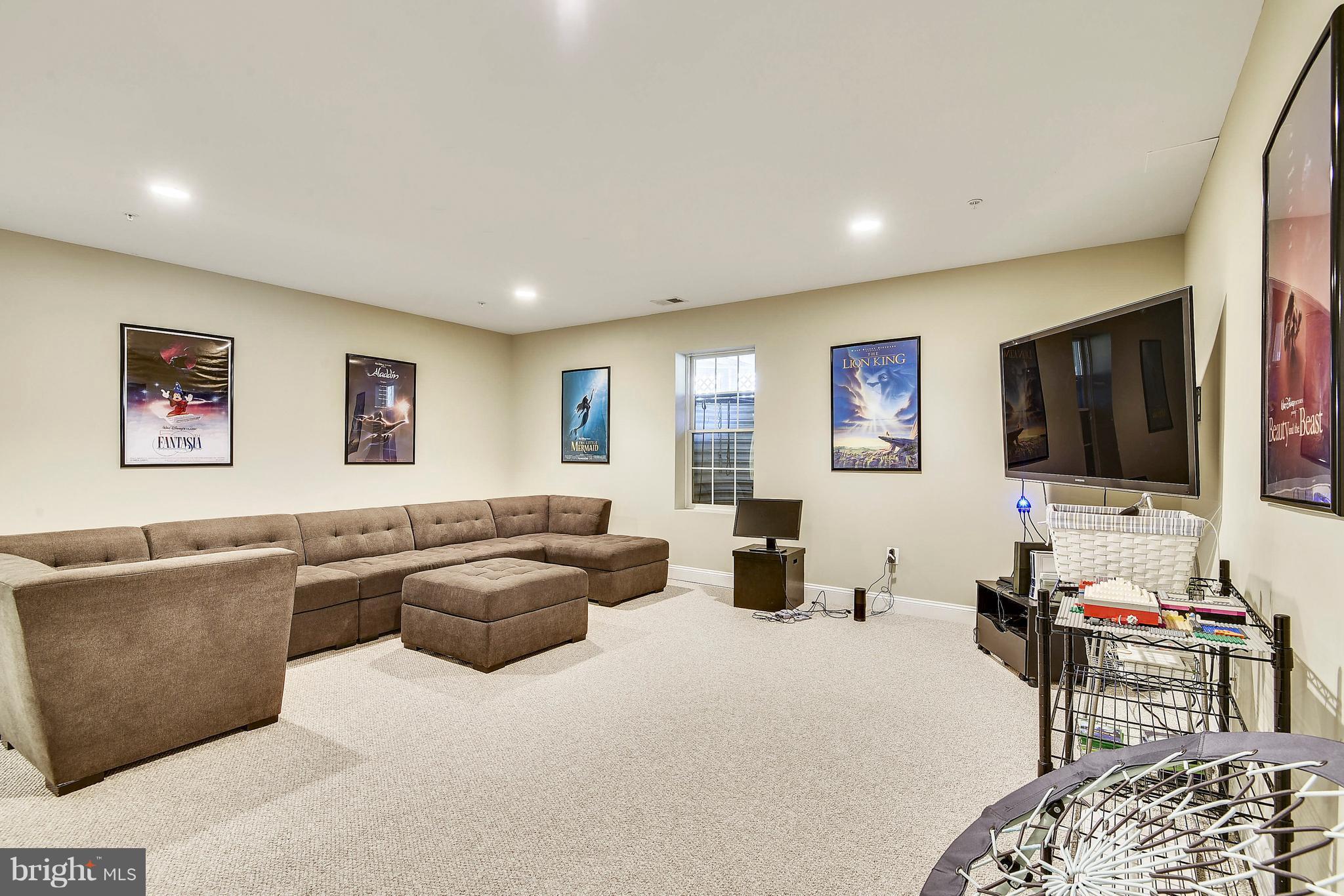 HENDRY ESTATES - Residential