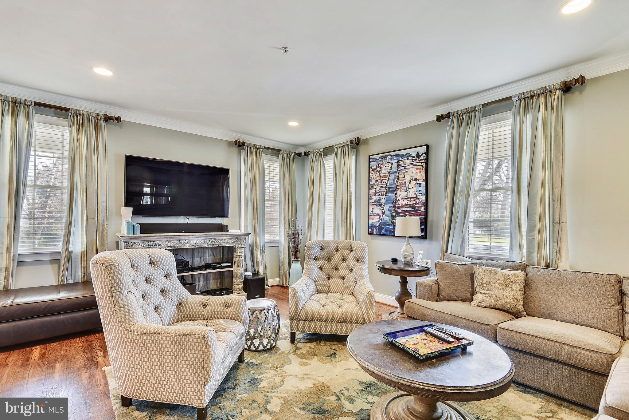 HENDRY ESTATES - Residential